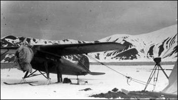 Hubert Wilkins vliegt als eerste over Antarctica